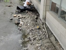 天溝維修和鋪設(shè)卷材